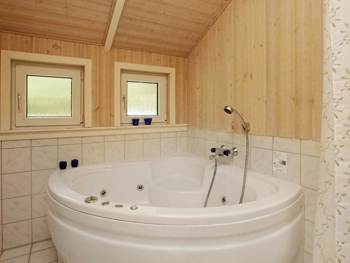 6 Person Holiday Home In Ansager Bagian luar foto
