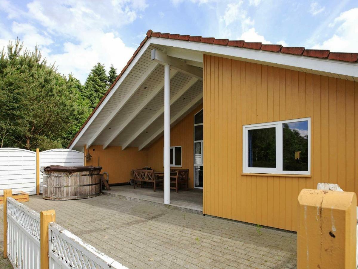 6 Person Holiday Home In Ansager Bagian luar foto